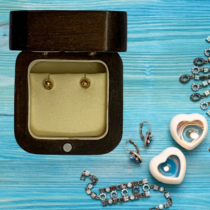 Elegant Mahogany Earring Box with Magnet Lock - Image 4