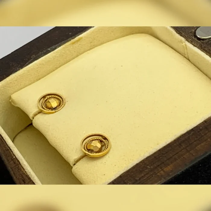 Elegant Mahogany Earring Box with Magnet Lock - Image 6