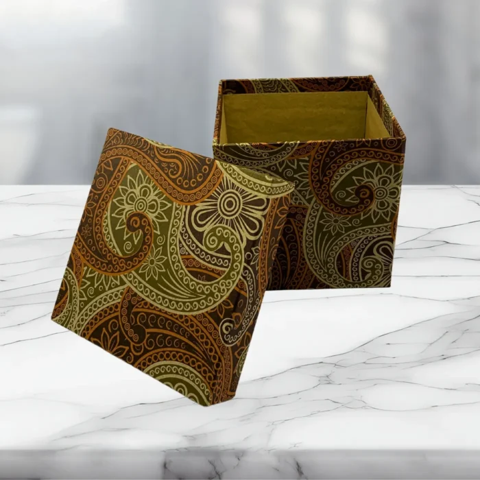 Elegant Paisley Design Gift Box - Image 2