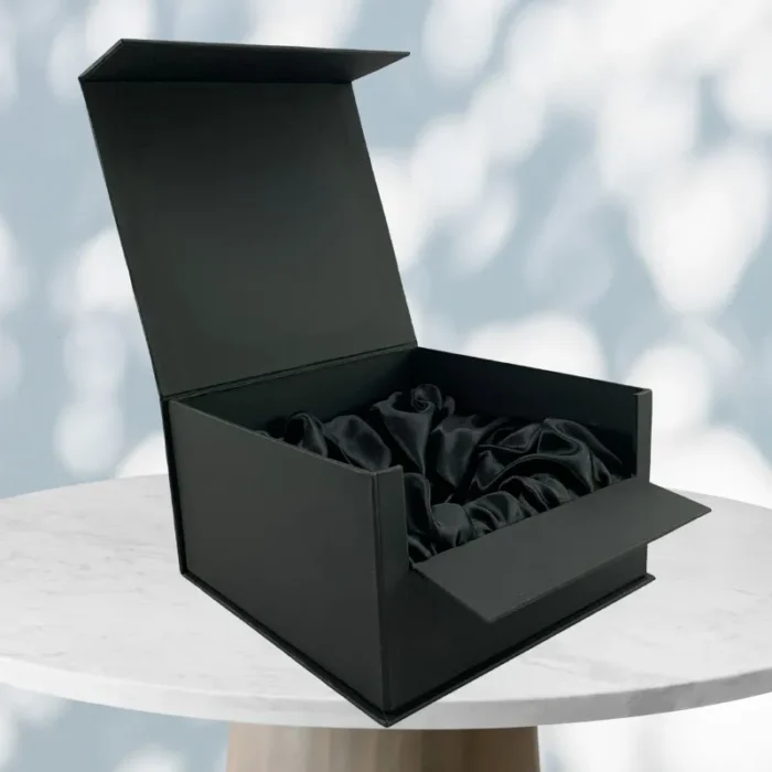 Magnet box with flap without Porcelain Sponge insert covered in satin fabric for ceramic products - Image 1